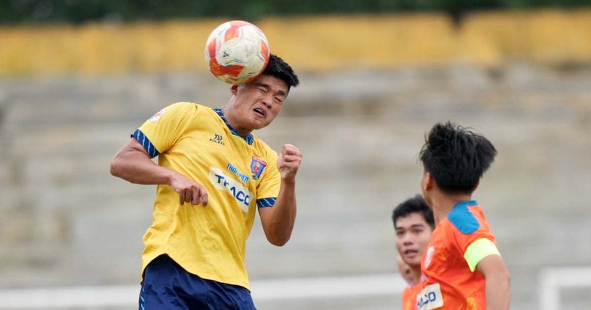 El entrenador Tran Huu Dong Trieu y su equipo entran en una feroz batalla, encontrando una 'roca'