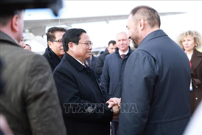 Le Premier ministre Pham Minh Chinh a brièvement rencontré les dirigeants lors du sommet des BRICS.