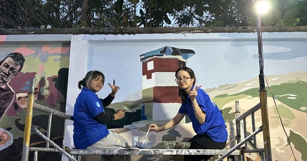 Estudiantes de arquitectura de Ho Chi Minh City convierten viejos muros en pinturas de paisajes turísticos