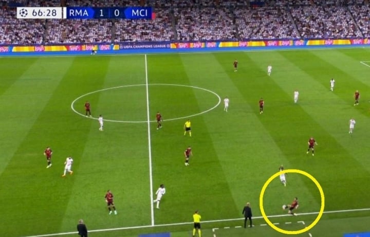 Referee's mistake causes Real Madrid to concede a goal - 1