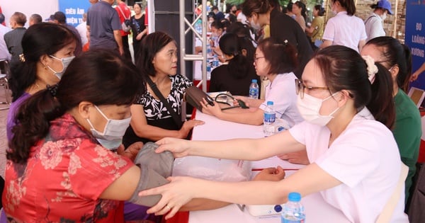 More than 2,000 Hanoi residents receive free screening for lung and cardiovascular diseases