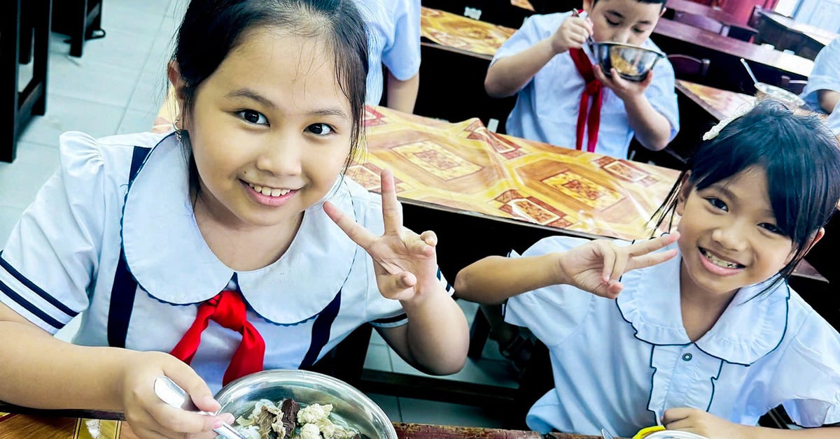 Ofrecer comidas diarias en régimen de internado de forma pública: saludable para escuelas, padres y estudiantes