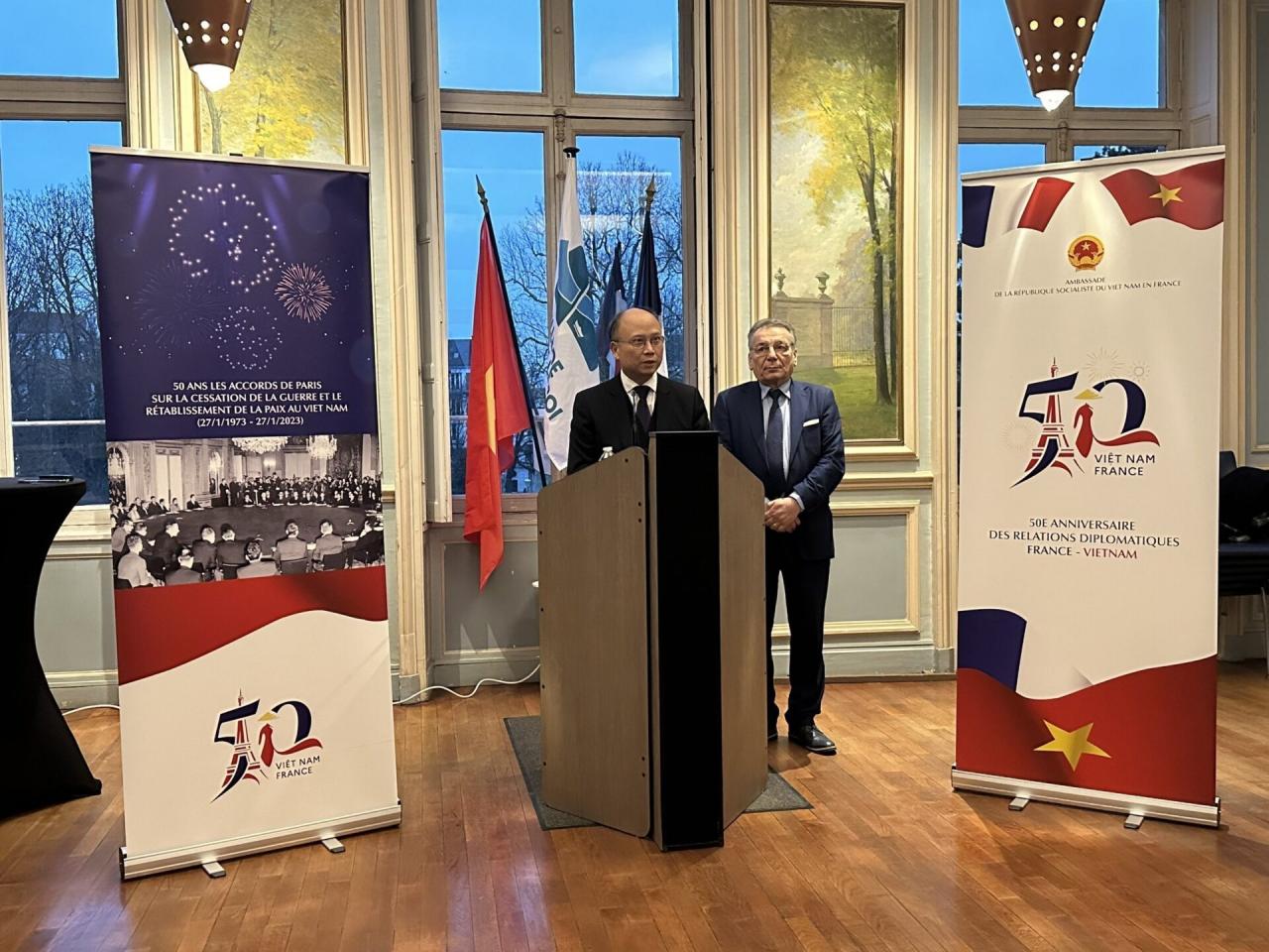 Vietnamese Ambassador to France Dinh Toan Thang speaks at the ceremony commemorating the 50th anniversary of the signing of the Paris Agreement. Photo: Nguyen Thu Ha - VNA reporter in France