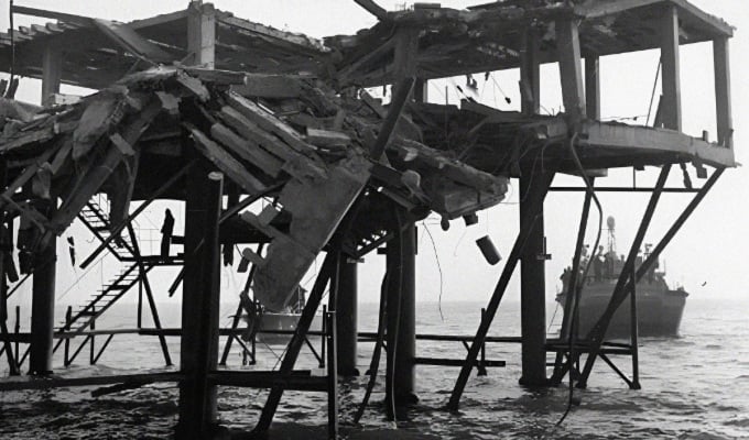 爆破された後のローズ島。写真: ローズアイランド