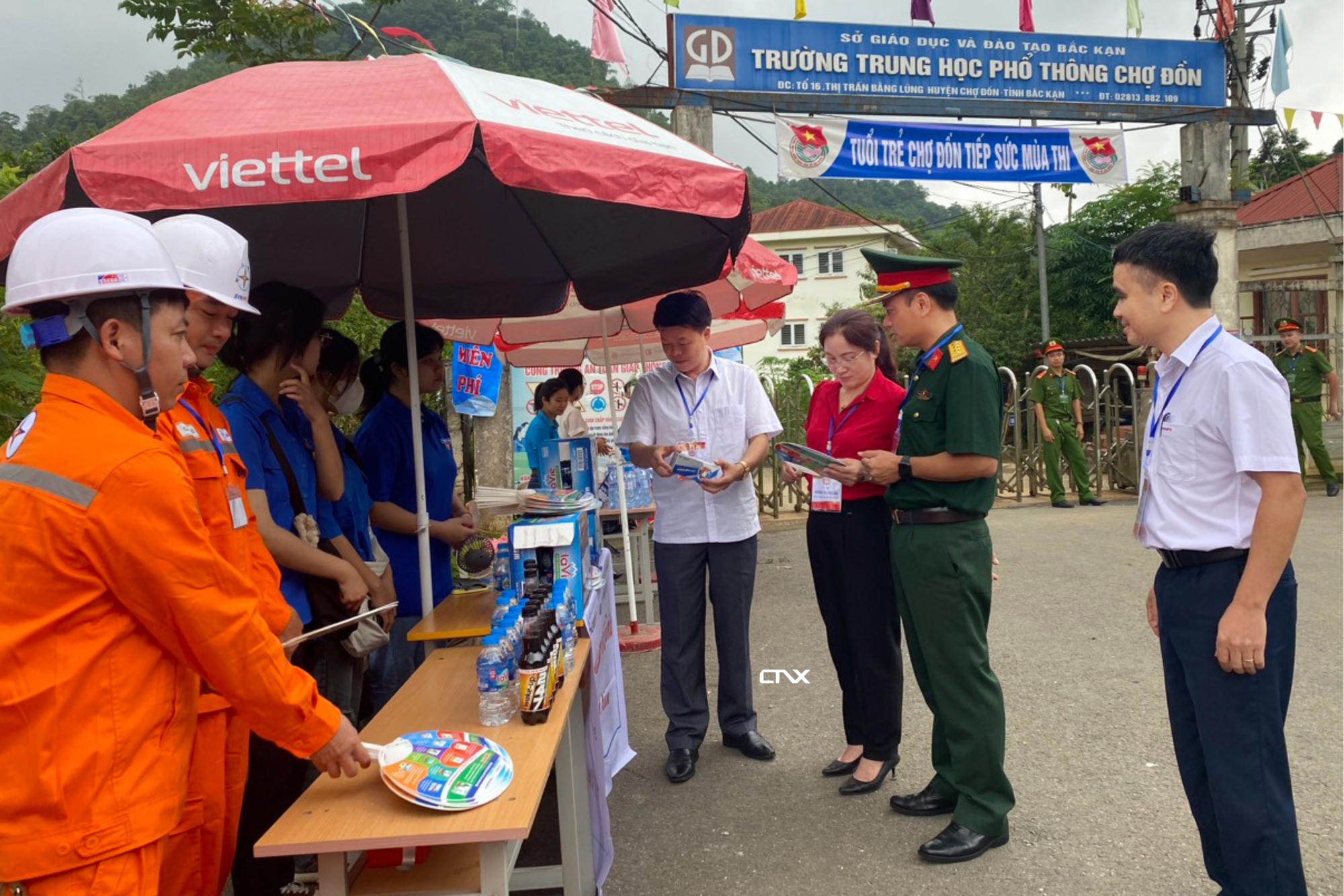 Gần 2.900 thí sinh Bắc Kạn hoàn thành bài thi tổ hợp Khoa học tự nhiên và Khoa học xã hội ảnh 3