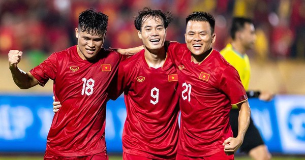 Herr Troussier zeigt sein Talent als Goldschürfer im vietnamesischen Team