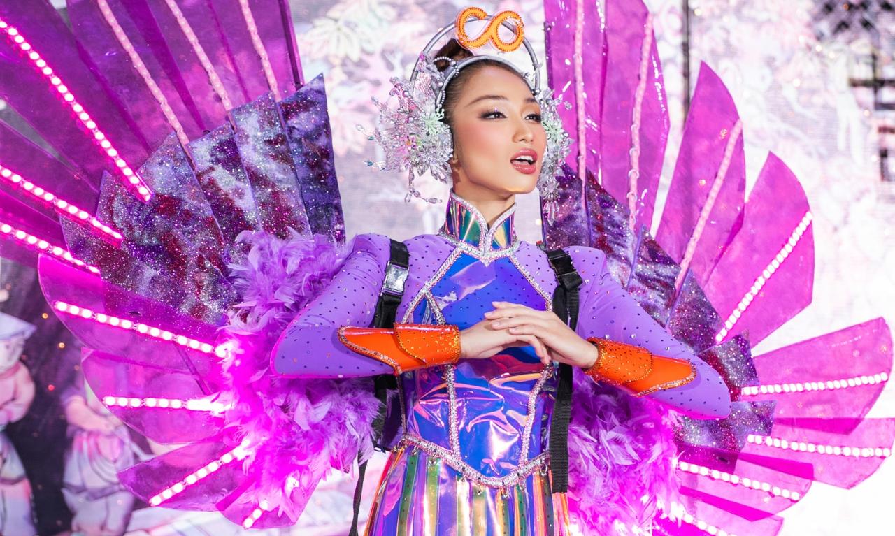 Ngo Bao Ngoc performs in national costume at Miss Universe Vietnam