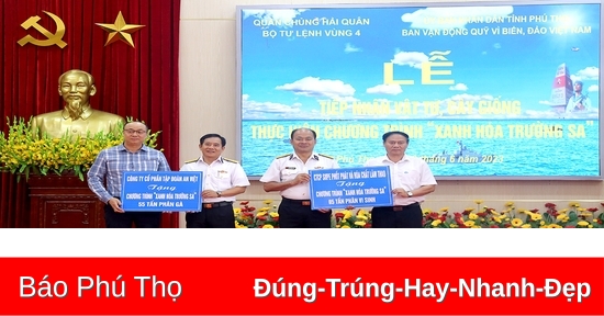 Trao tặng 20.000 cây phi lao cho Bộ Tư lệnh Vùng 4 Hải quân