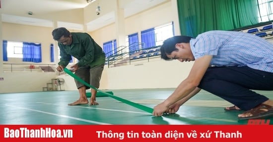 Thieu Hoa hat die Vorbereitungen für den Eröffnungstag des Thanh Hoa Newspaper Cup-Kinderfußballturniers dringend abgeschlossen.