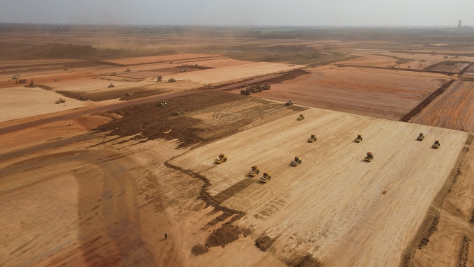 Das Flughafenprojekt Long Thanh führt die Bodennivellierung durch. Foto: Phuoc Tuan