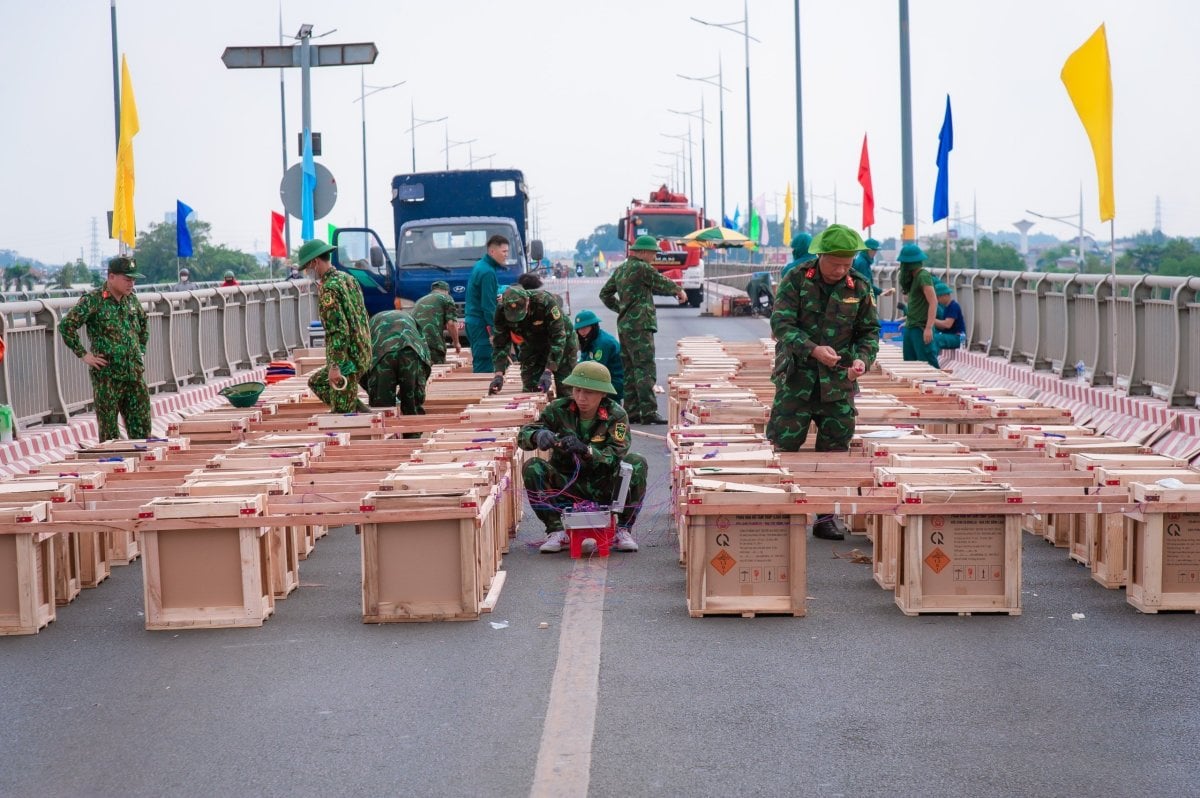 ด่งนายสั่งห้ามสะพานเชื่อมนครโฮจิมินห์จุดพลุไฟ