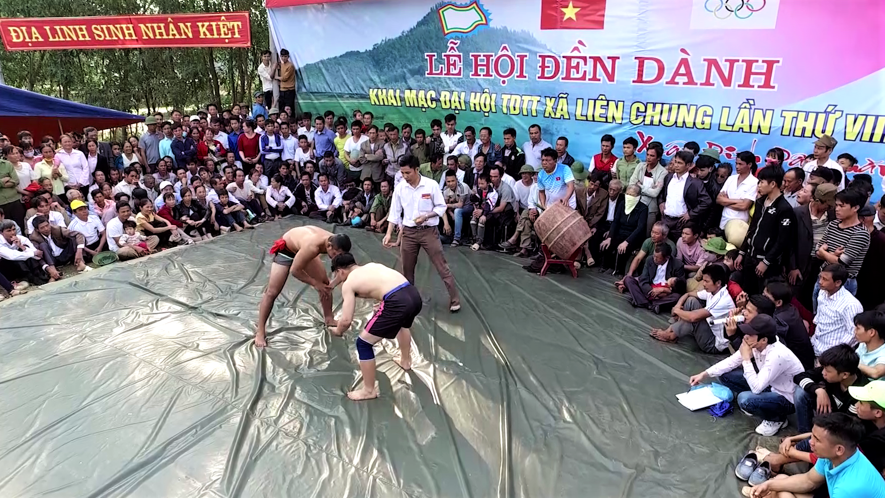 Go to Bac Giang to see the wrestling festival at Danh temple