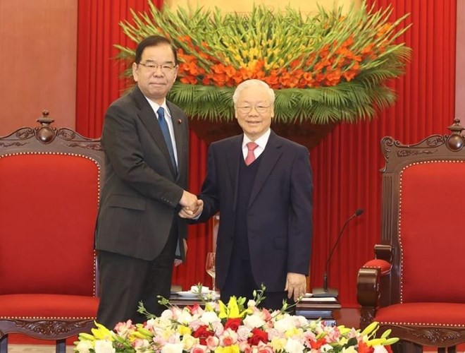 Le secrétaire général Nguyen Phu Trong reçoit le chef du Parti communiste japonais