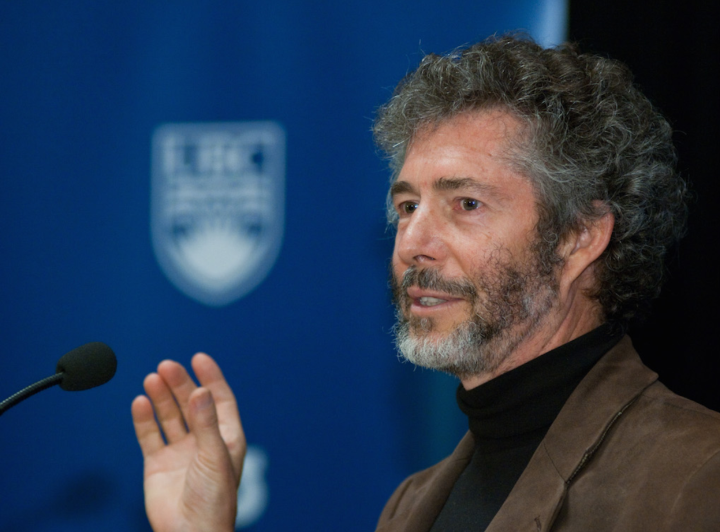 Le professeur d'université le plus riche du monde est devenu milliardaire grâce à un chèque fatidique - 1