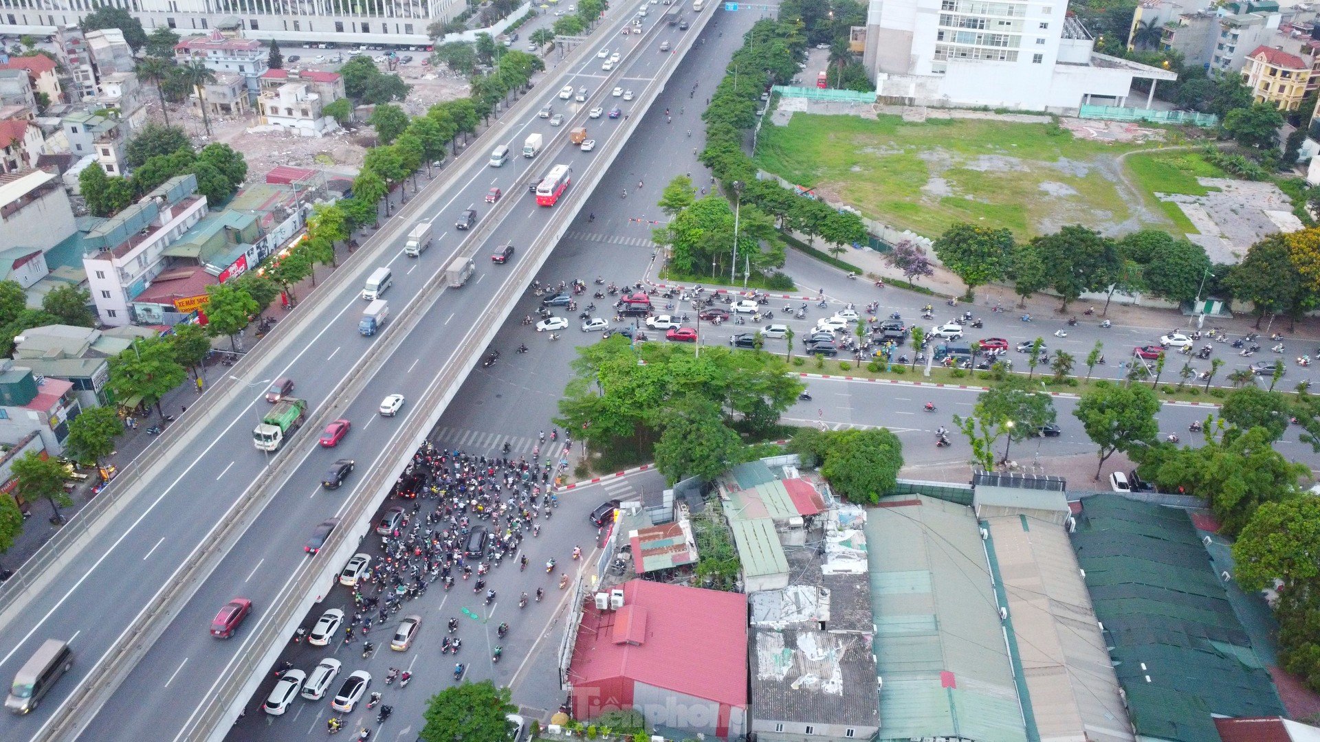 Hanoi schlägt den Bau von drei Unterführungen entlang der Ringstraße 3 vor, mit einer Gesamtinvestition von fast 4.500 Milliarden VND Foto 10