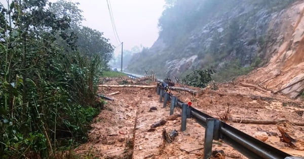 Le col de Khanh Le reliant Nha Trang à Da Lat paralysé en raison de graves glissements de terrain