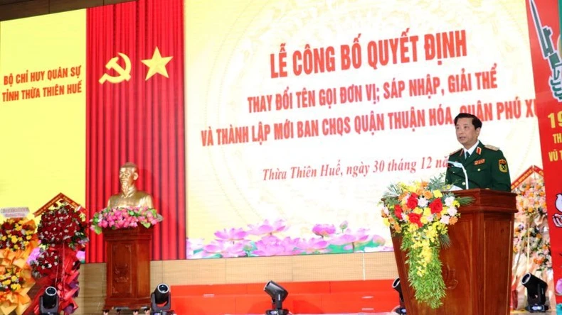 Announcing the decision to rename the Military Command of Thua Thien Hue province photo 2