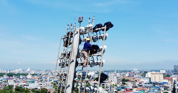 Sân Thiên Trường gấp rút chuẩn bị, sẵn sàng cho trận Siêu Cúp bóng đá Quốc gia – Cúp THACO 2023/2024