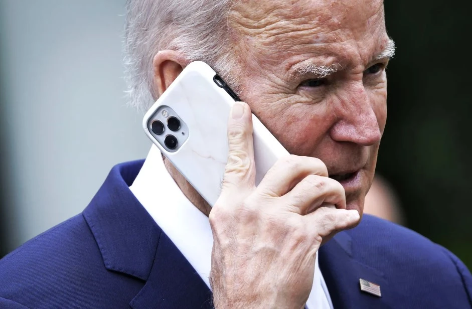 Offiziellen Schätzungen zufolge gab es zwischen 5.000 und 25.000 Anrufe, bei denen die Identität des US-Präsidenten Joe Biden vorgetäuscht wurde. Foto: GETTY IMAGES