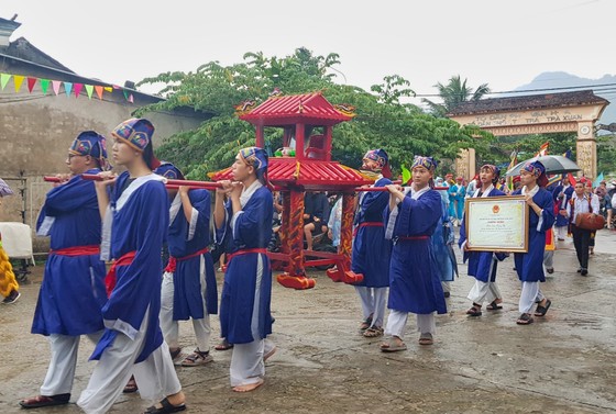 ខេត្ត Quang Ngai៖ ទិដ្ឋភាពសំខាន់ៗនៃពិធីបុណ្យ Dien Truong Ba រូបថត ១