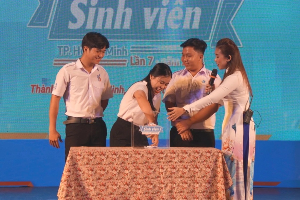 6 thủ lĩnh sinh viên ở TPHCM tranh tài - 2