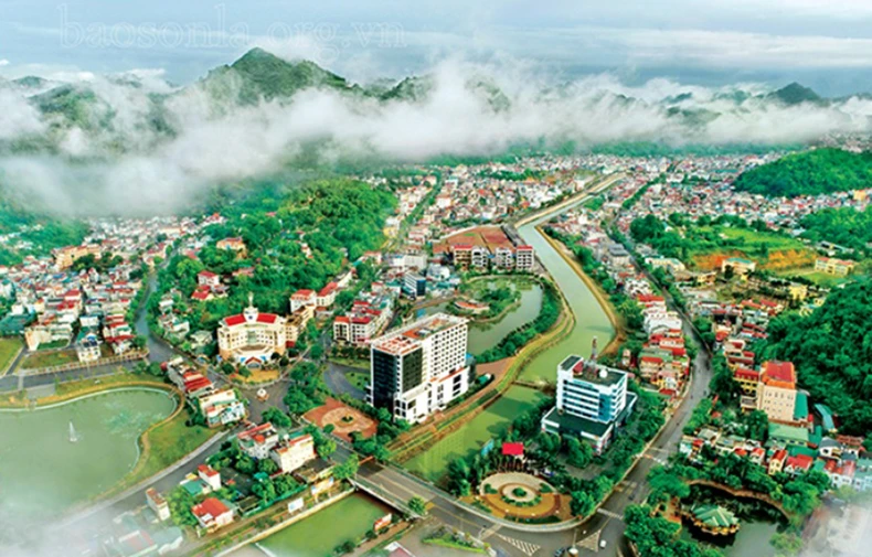 Ho Chi Minh City and Son La City were recognized by UNESCO as members of the 