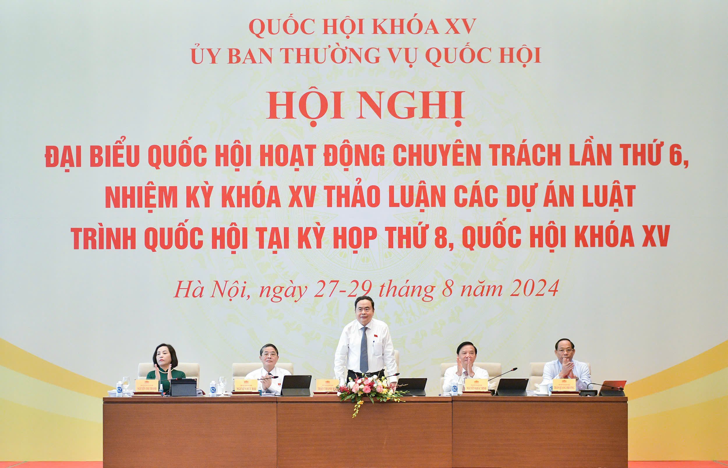 'Nhật Bản mỗi luật chỉ 2 - 3 trang, mình làm luật cả trăm trang, trăm điều'- Ảnh 2.