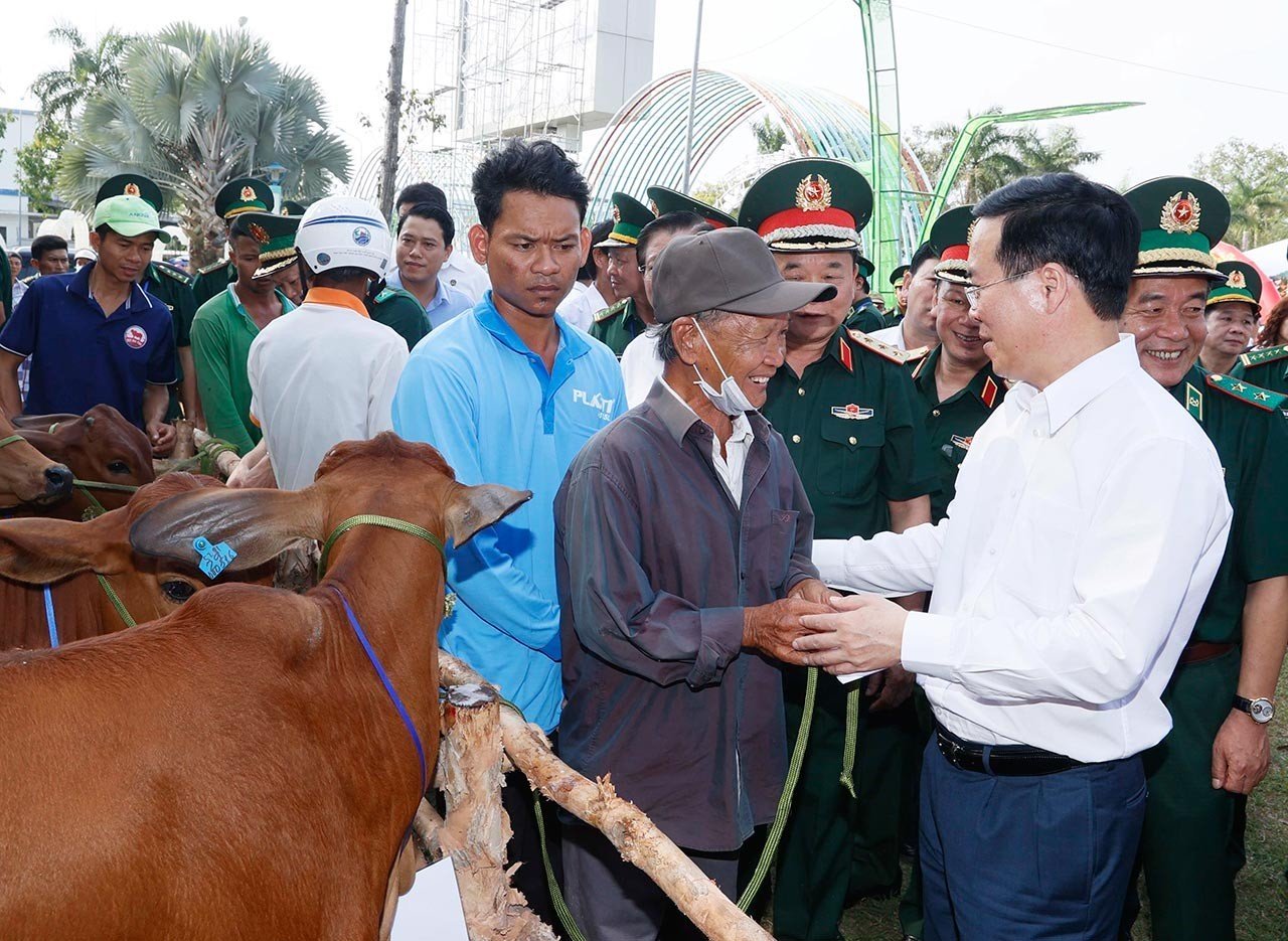 Rộn ràng Chương trình 'Xuân Biên phòng ấm lòng dân bản' năm 2024 tại Kiên Giang