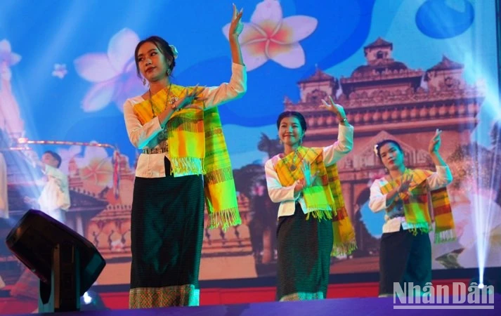 [Foto] Impresionante programa de intercambio artístico entre Vietnam y Laos, foto 8