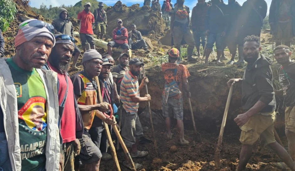 More than 300 people feared dead in landslides in Papua New Guinea