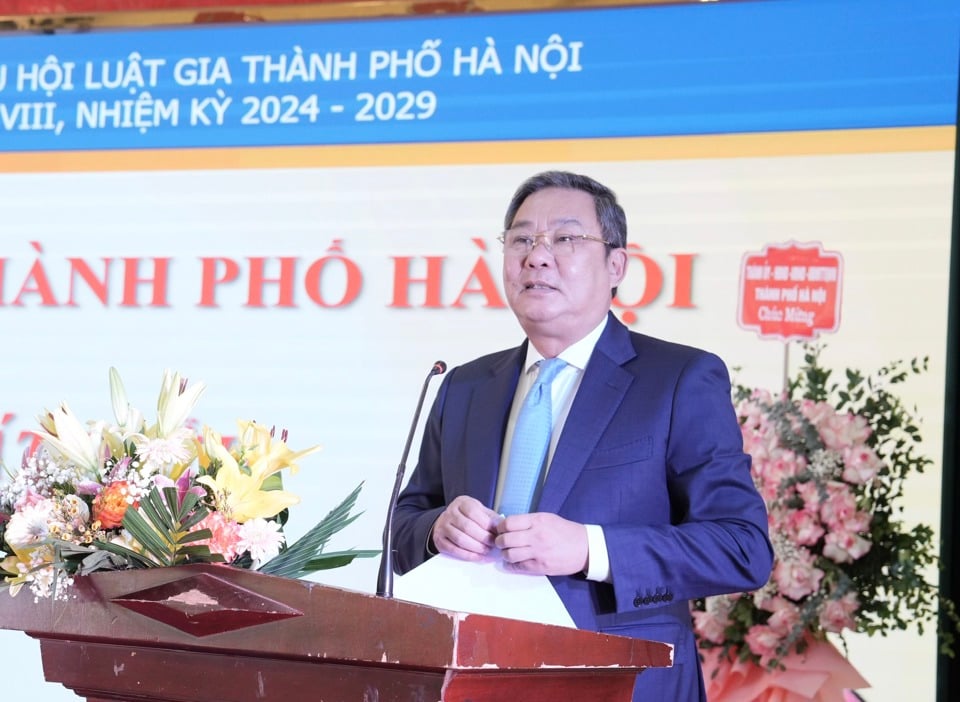 Le vice-président permanent du Comité populaire de Hanoi, Le Hong Son, a hautement apprécié les résultats obtenus par l'Association du Barreau de Hanoi ces derniers temps.