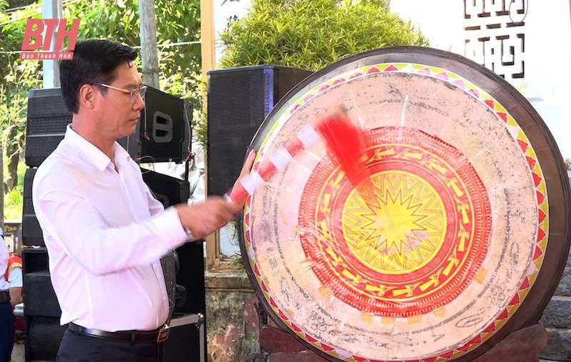 Commémoration du 624e anniversaire de la mort du saint Tran Khat Chan