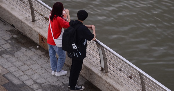 Olvidar un viejo amor es fácil de aconsejar, ¡pero difícil de hacer!