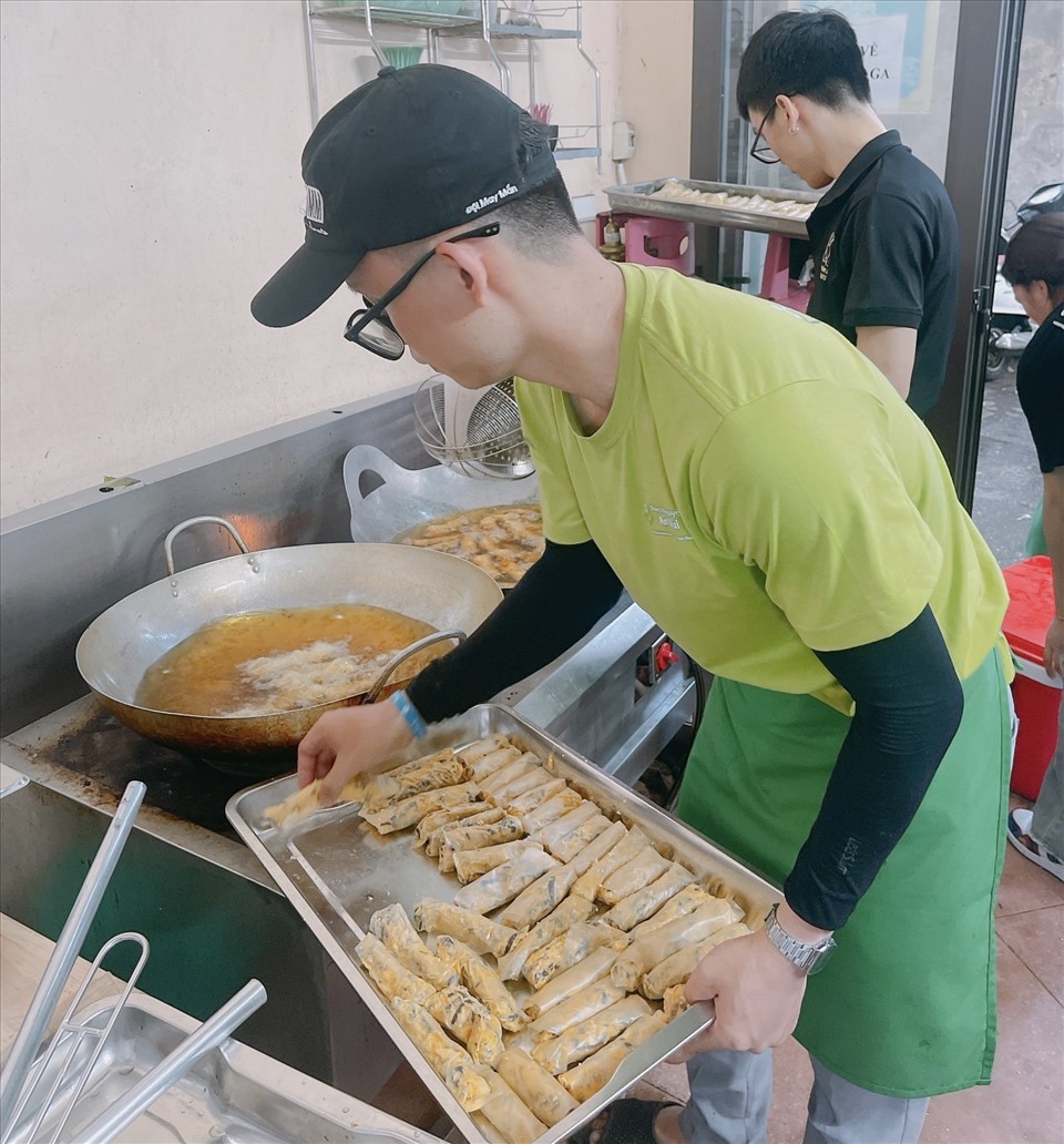 Anh Trọng - Đầu bếp chính tại Bếp chay An Vui. Ảnh: Phương Thảo