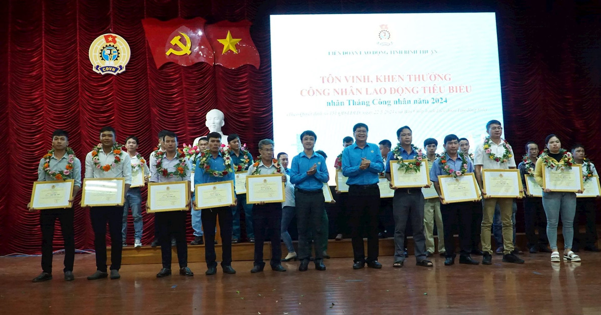 Commending exemplary collectives and individuals in studying and following Uncle Ho