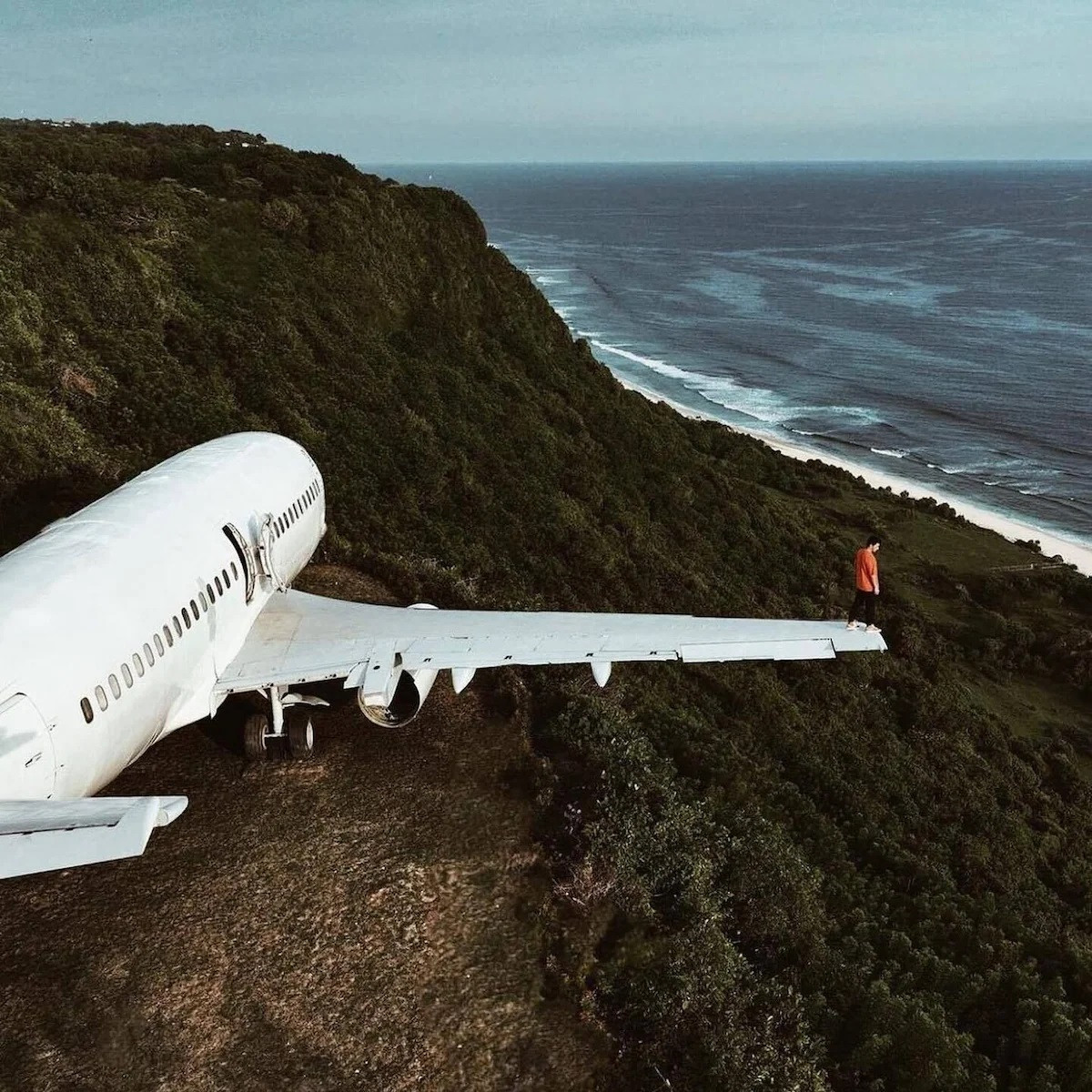 World - Turning old planes into villas to attract tourists (Image 4).