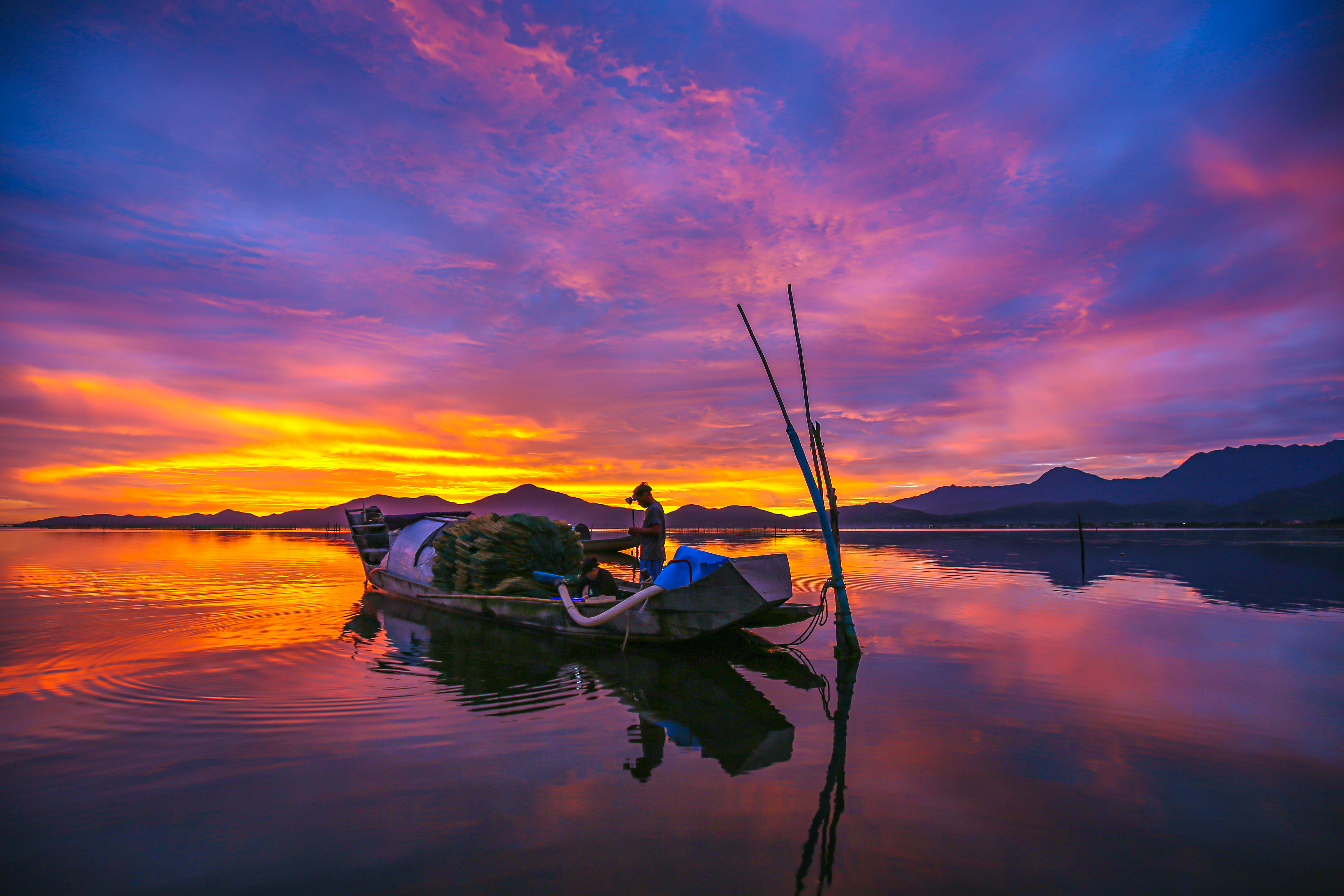 Amanecer en la laguna de Tam Giang