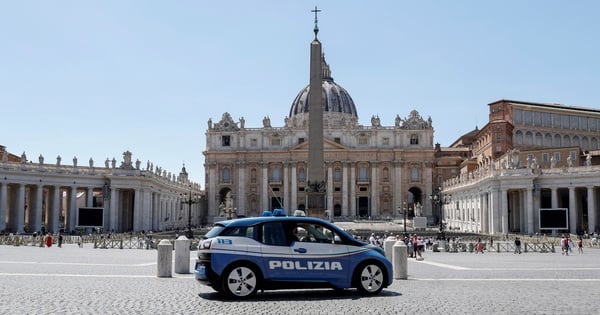 Un homme mentalement instable conduit sa voiture au Vatican