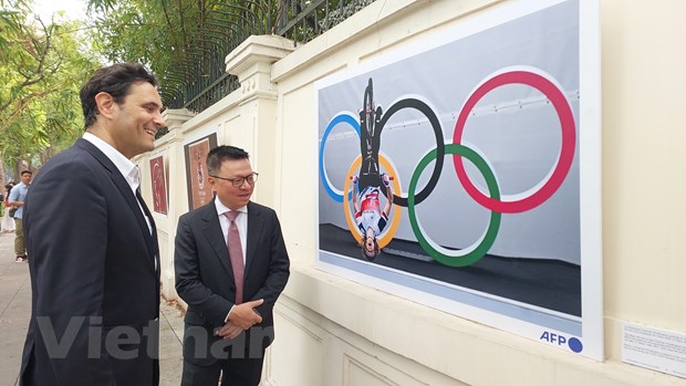 대중이 사진기자들의 작업 과정을 더 잘 이해하도록 돕는 로드쇼 2024 이미지 1