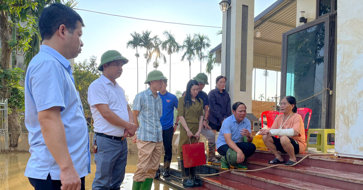 Many families in the Yen Bai Natural Resources and Environment sector suffered heavy losses due to flooding.