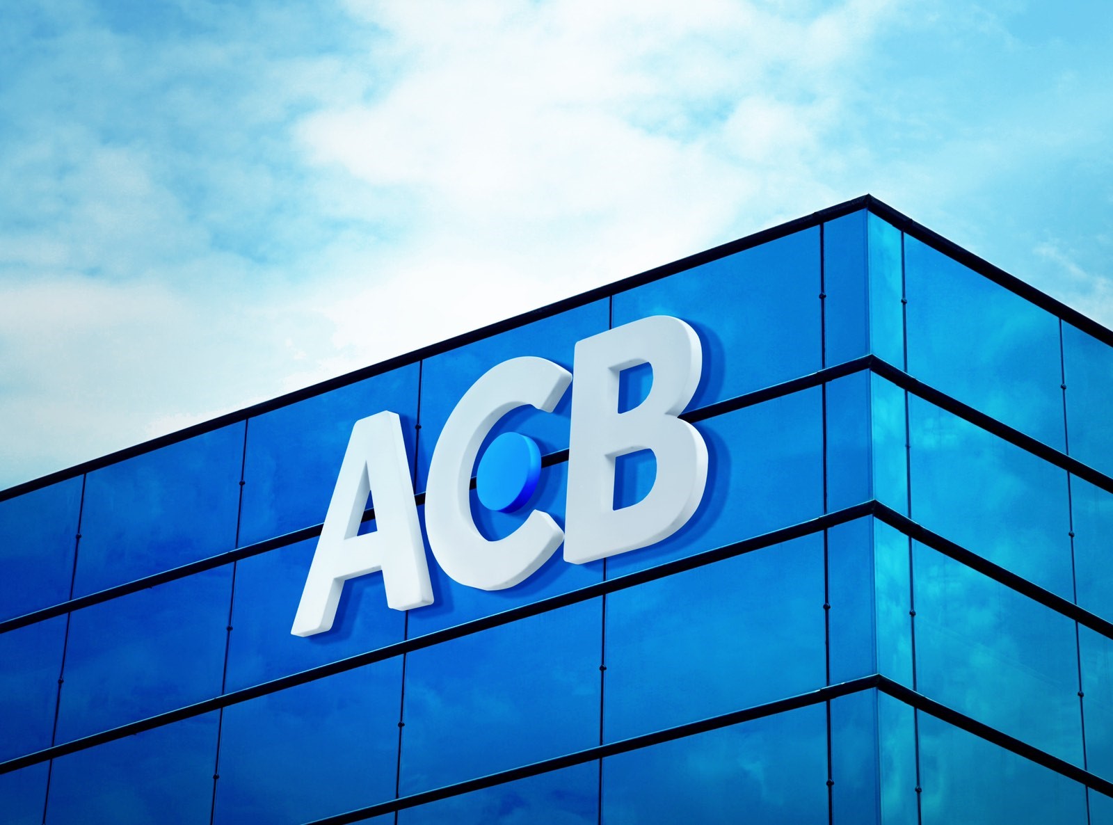 Au cours des six premiers mois de 2023, l'ACB a réalisé 50 plans visant à promouvoir des prêts préférentiels pour accompagner les clients. Image 1