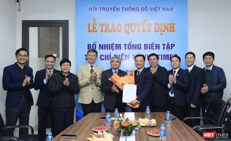 Nommer M. Nguyen Ba Kien au poste de rédacteur en chef du magazine VietTimes, photo 2