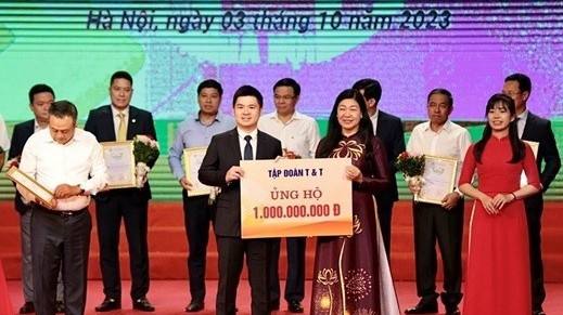 T&amp;T Group ủng hộ 1 tỷ đồng cho Quỹ "Vì người nghèo" TP. Hà Nội