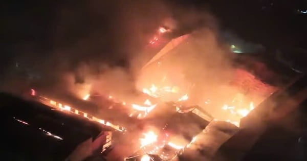 Investigation into the fire at 10 wood factories overnight