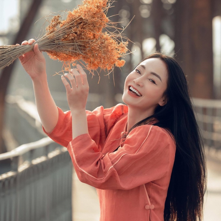 Quach Thu Phuong zeigt selbstbewusst ihr ungeschminktes Gesicht im Alter von 46 Jahren - 2