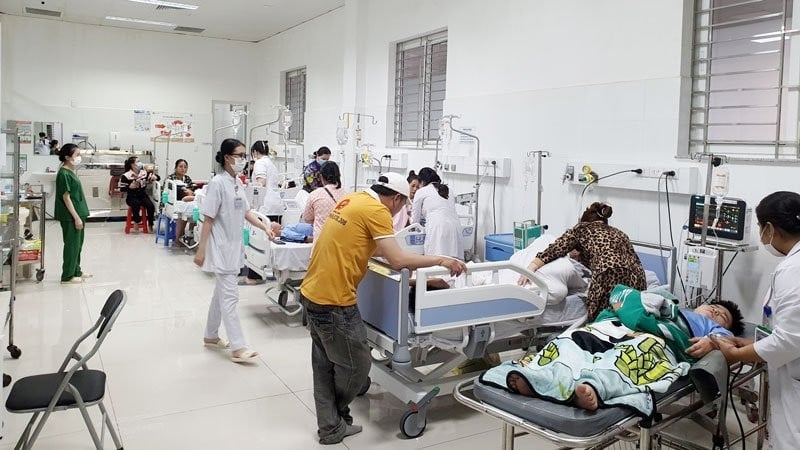 Kiên Giang: Gần 60 học sinh nghi bị ngộ độc thực phẩm