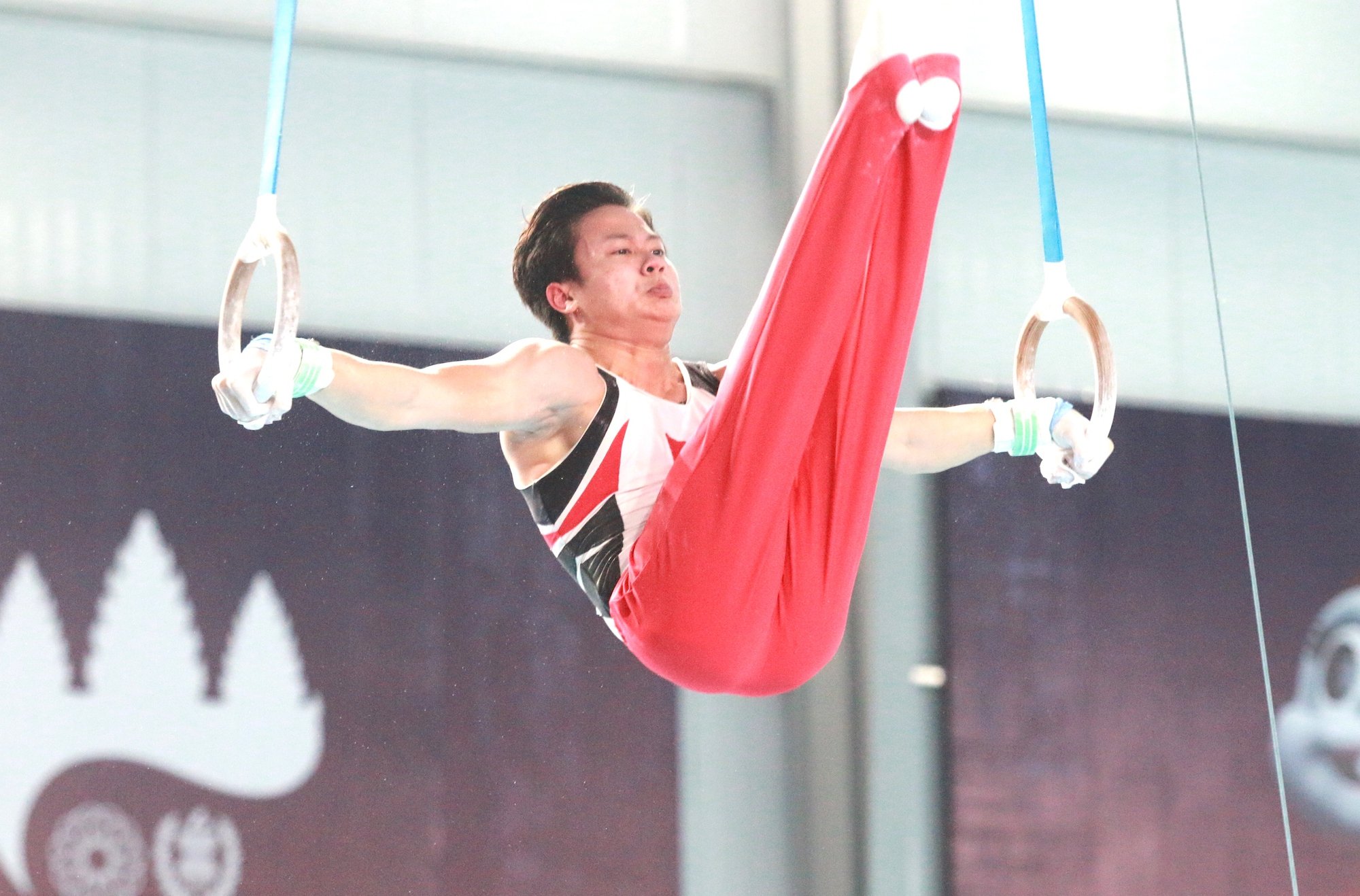 Đánh bại nhà vô địch thế giới, Nguyễn Văn Khánh Phong giành vàng SEA Games 32 - Ảnh 1.