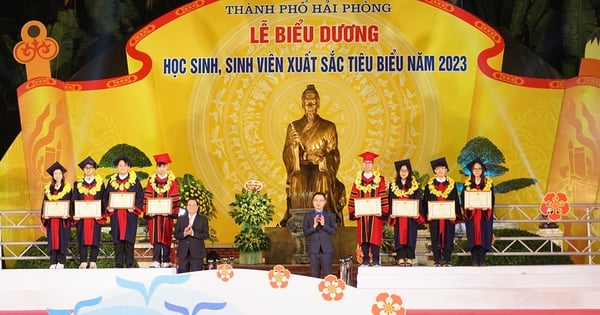 Hai Phong destina 1.320 millones de VND para premiar a estudiantes destacados