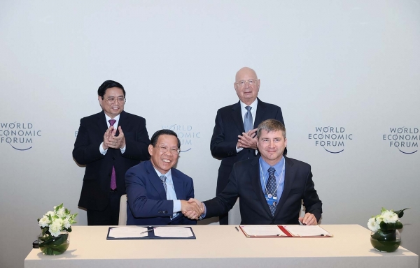 Ho Chi Minh City and WEF signed a cooperation agreement to establish the Center for the 4th Industrial Revolution.