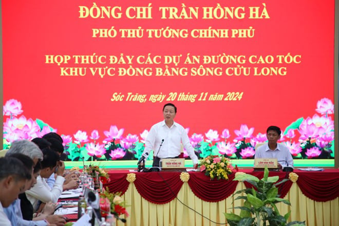 Phó Thủ tướng Trần Hồng Hà chủ trì cuộc họp.